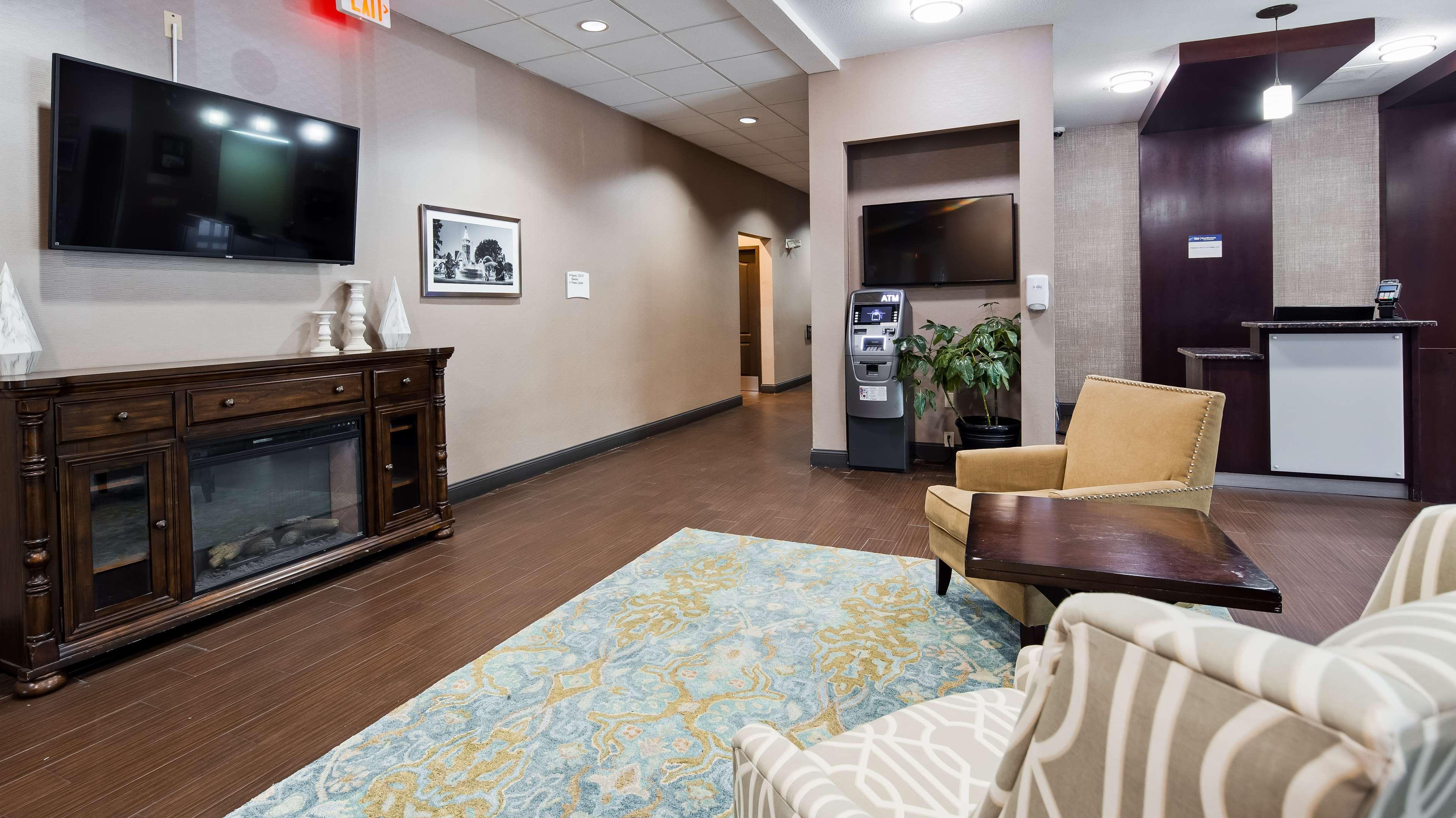 Best Western Plus Lee'S Summit Hotel & Suites Екстериор снимка